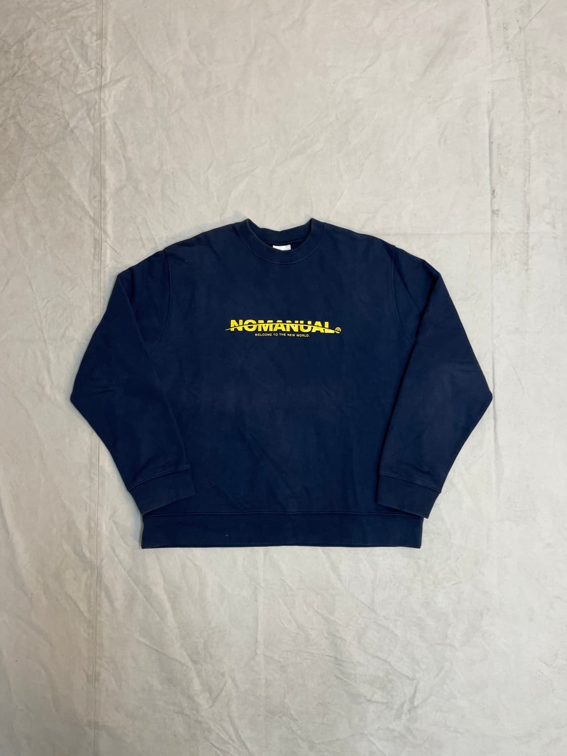 노메뉴얼 맨투맨 상품이미지1