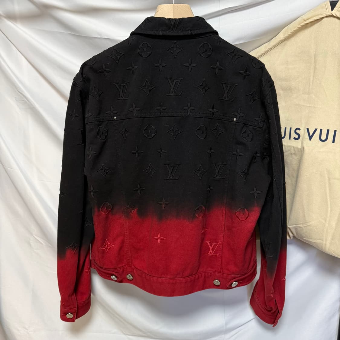 [S+급/50] 24FW 루이비통 엠브로이더드 블루종 모노그램 자켓 상품이미지4