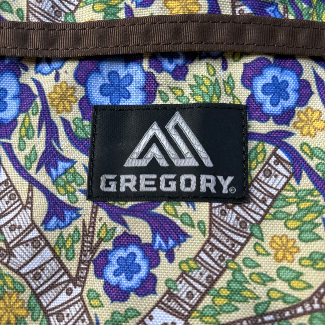 Gregory 그레고리 플라워 패턴 크로스백 가방 상품이미지3