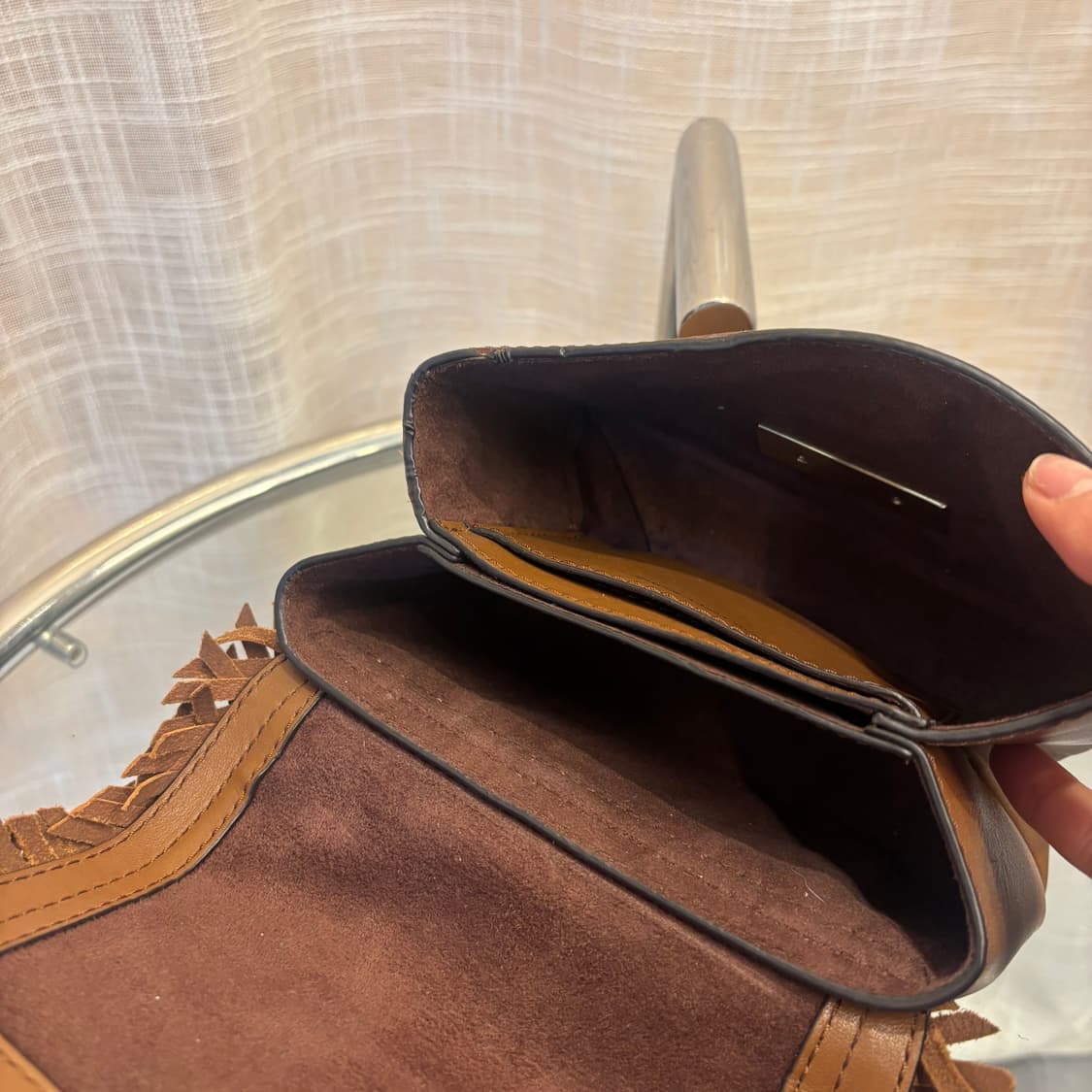 정품 마이클코어스 가죽 크로스백    상품이미지9