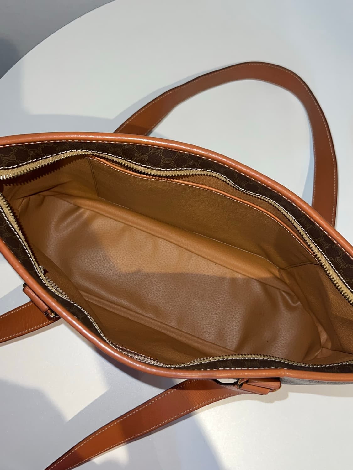 셀린느 마카담 롱 숄더백 상품이미지7