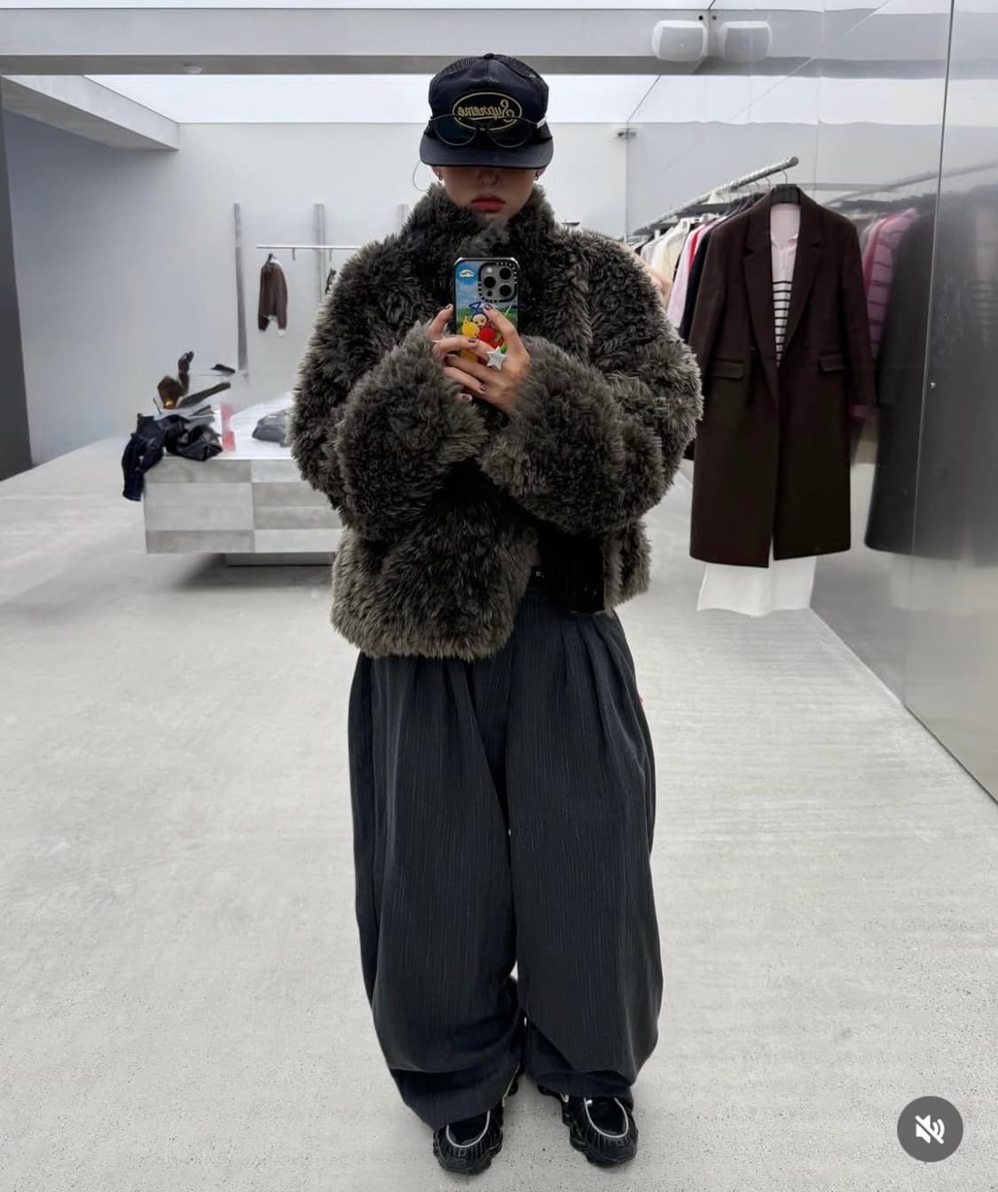 LMOOD 엘무드 포메 리버시블 퍼자켓 상품이미지1