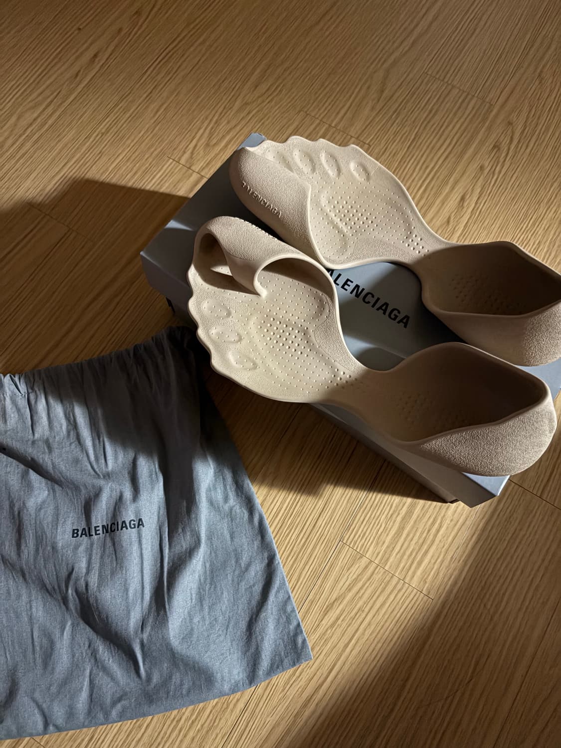 발렌시아가 제로 스니커즈 43 베이지 상품이미지1