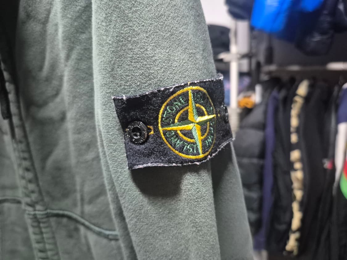 스톤 아일랜드 20s/s 와펜 코튼 집업 딥그린 M 정품 상품이미지3