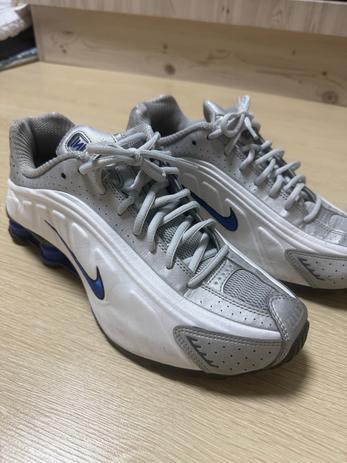 나이키 샥스 r4 상품이미지1