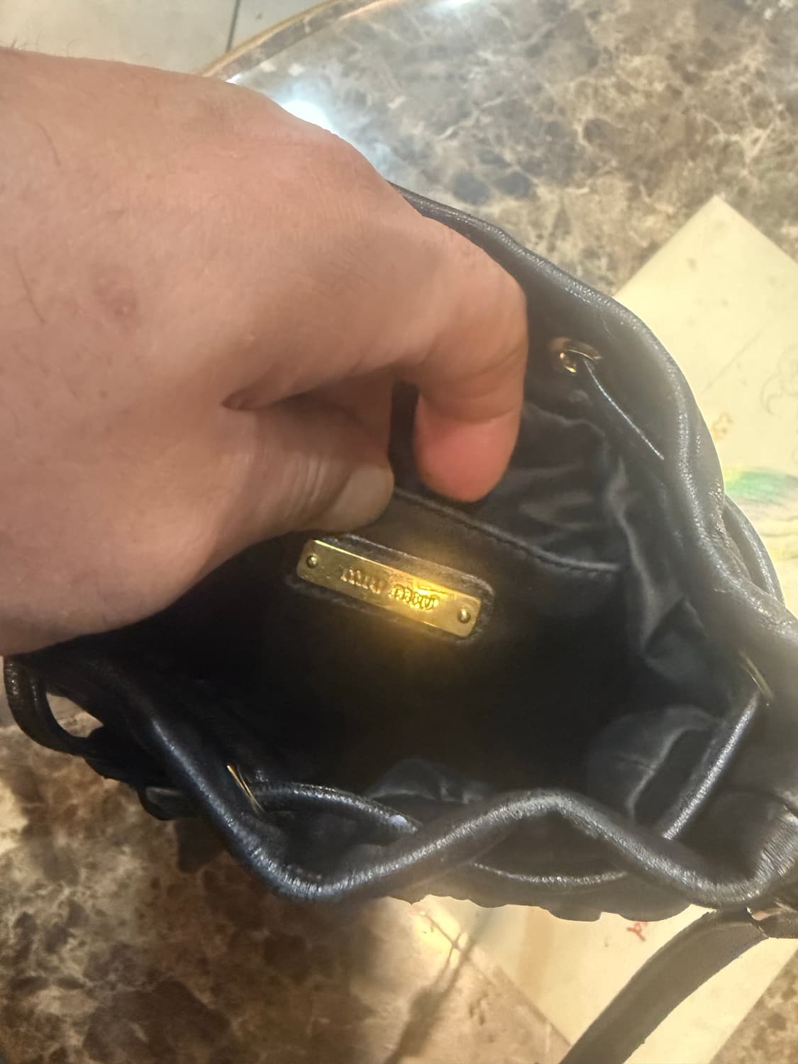 정품 미우미우 마테라쎄 나파 버킷백 팝니다 상품이미지8