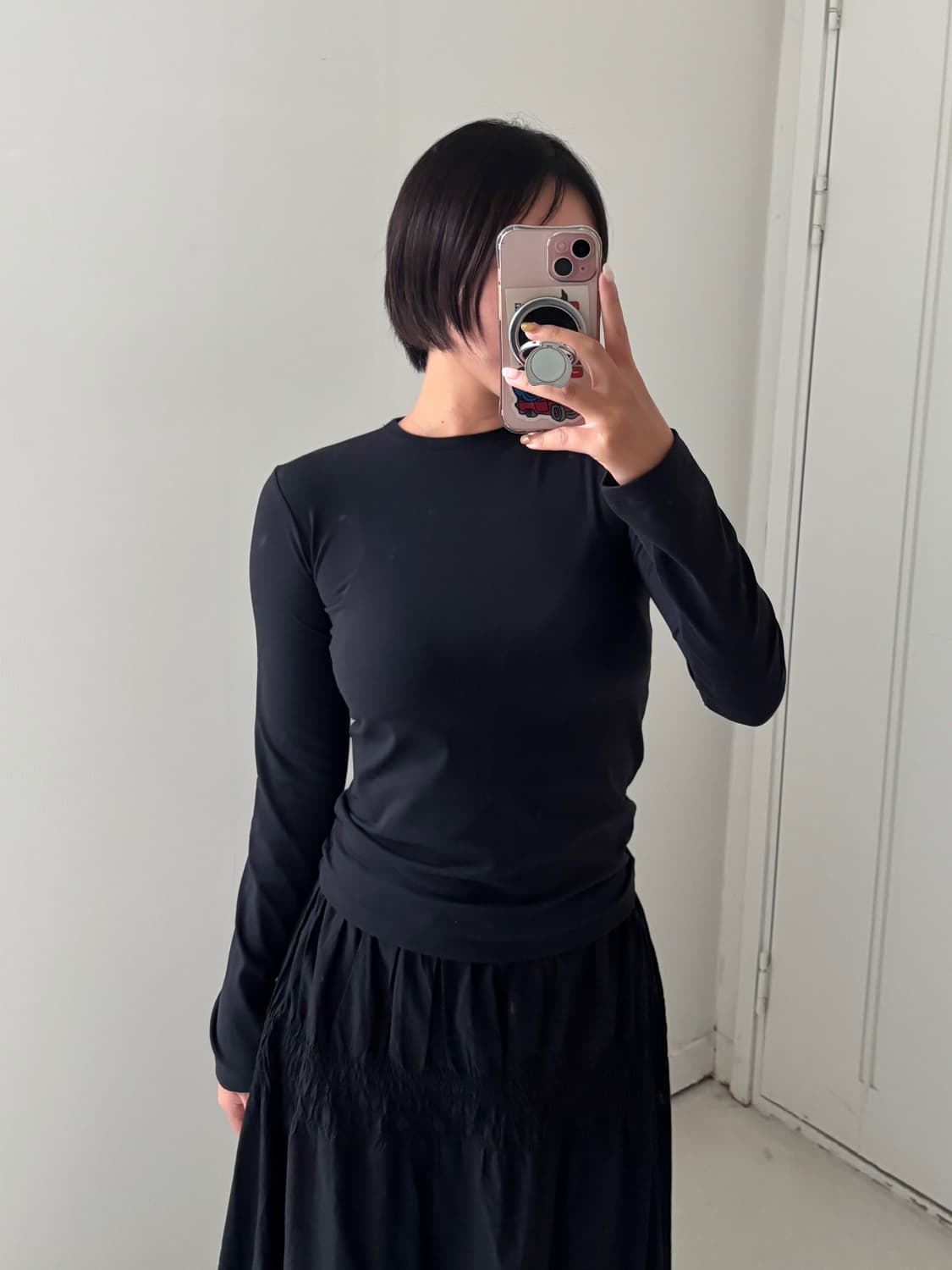 띠어리 블랙 롱슬리브 상품이미지2