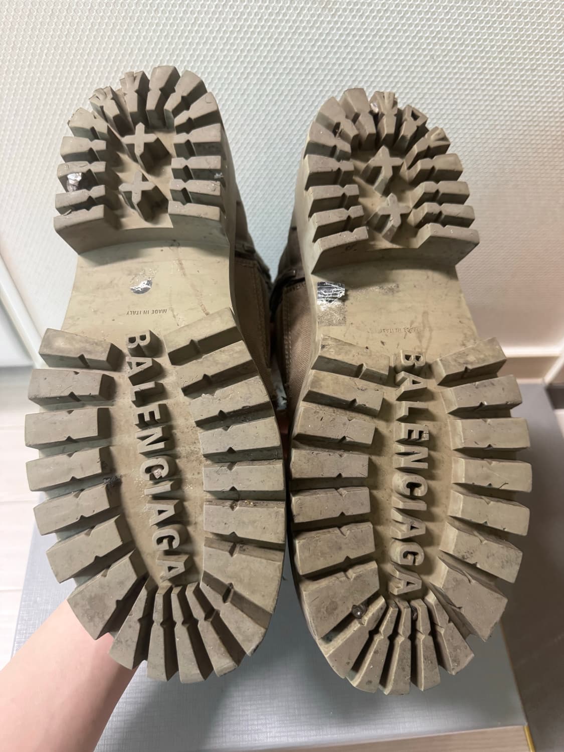 발렌시아가 스트라이크 베이지 상품이미지4