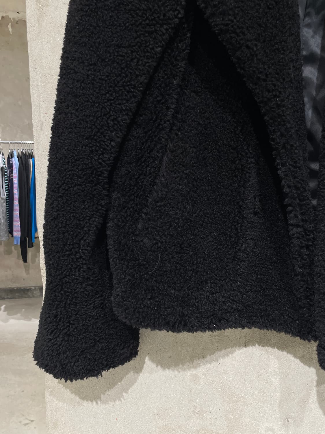 아더에러 블랙 칼시드 플리스 퍼 자켓 상품이미지4