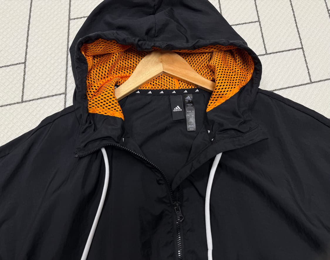 남성 100 L / 아디다스 바람막이 백로고 블랙 오렌지 상품이미지6
