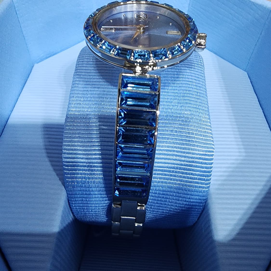 스와로브스키 Matrix Bangle 워치 블루 판매합니다 상품이미지3