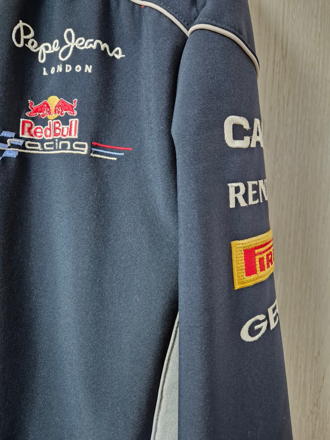페페진스 레드불 레이싱 팀 자켓 
져지 집업 M  상품이미지2