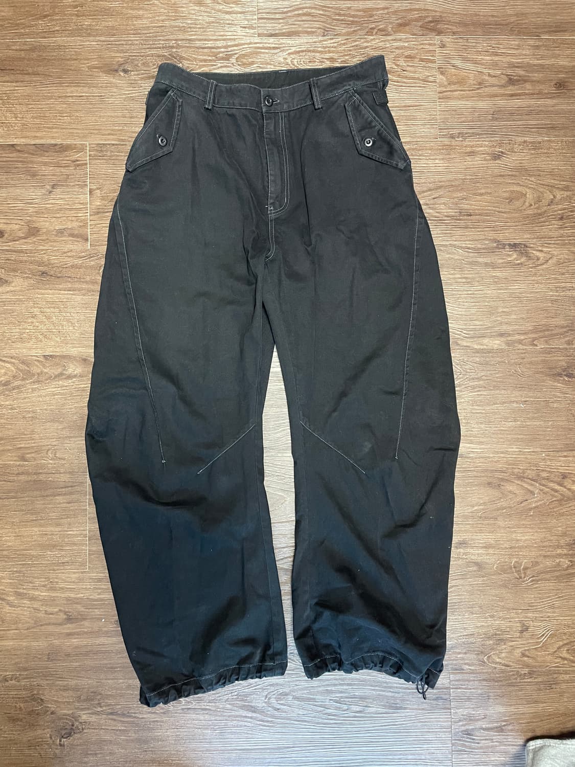 인템포무드 뉴하운 커브드 팬츠_블랙 상품이미지3