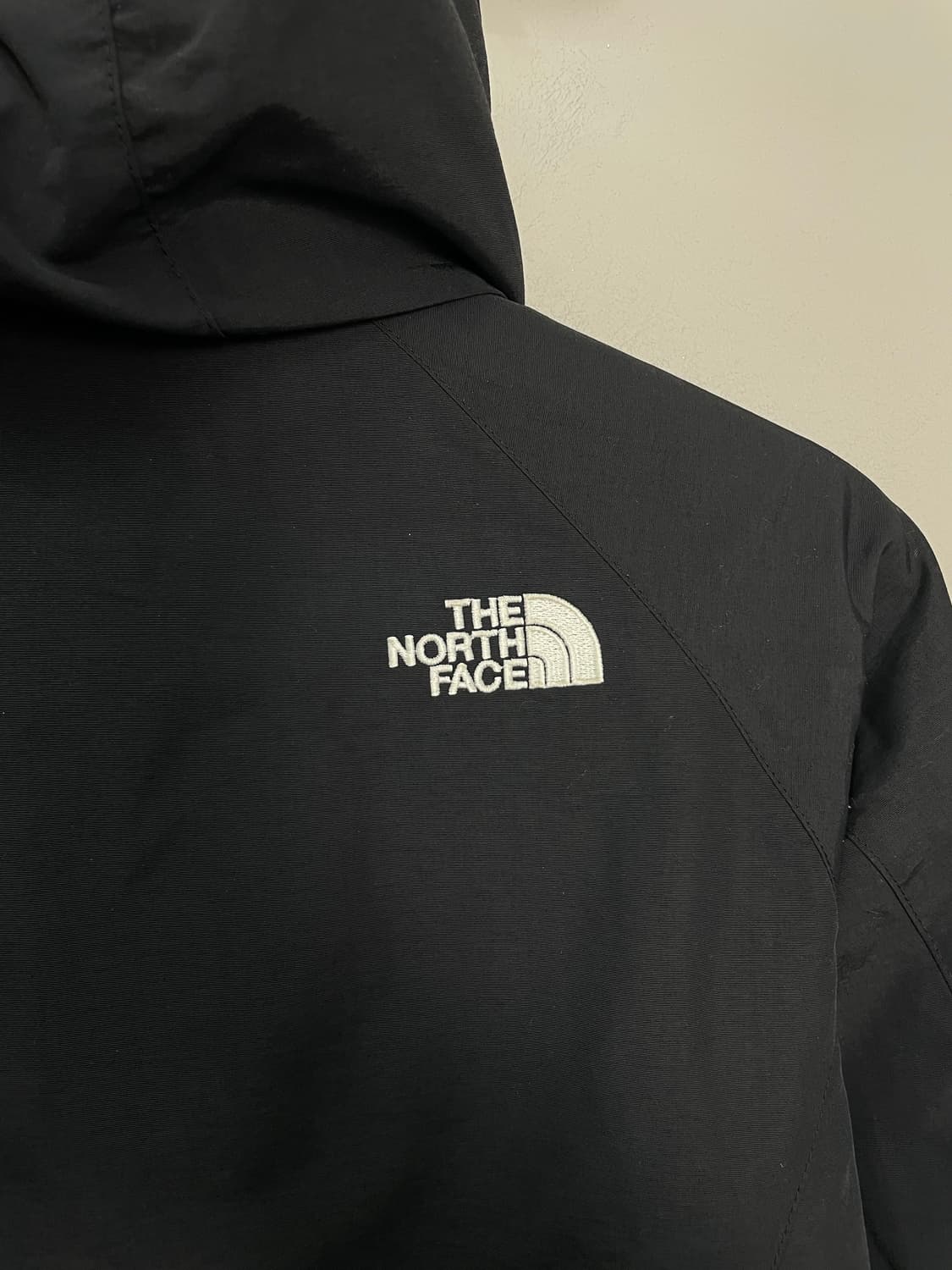 노스페이스 블랙 후드 바람막이 H2159 상품이미지5
