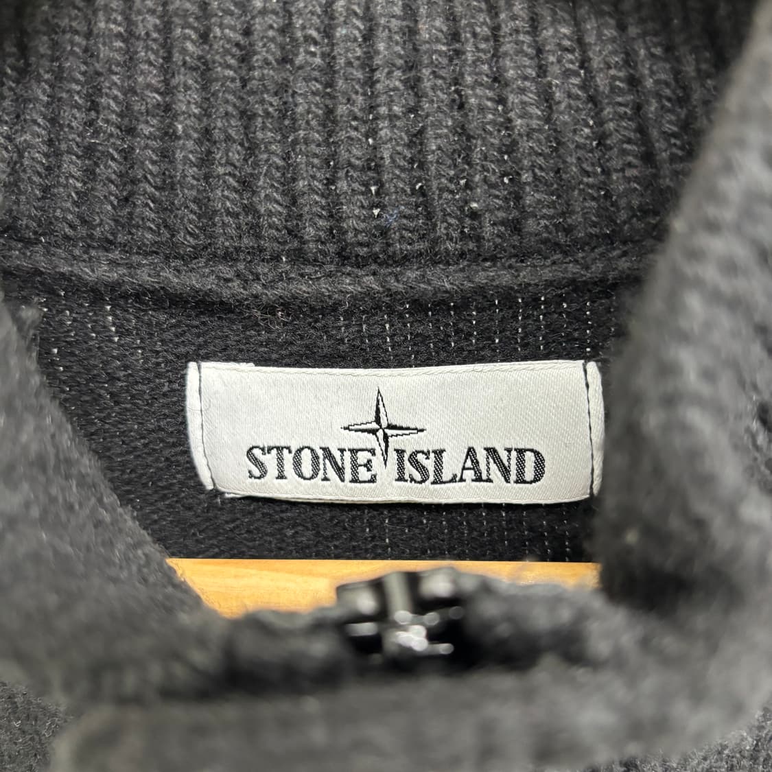 [L]스톤아일랜드 반집업 니트 상품이미지3