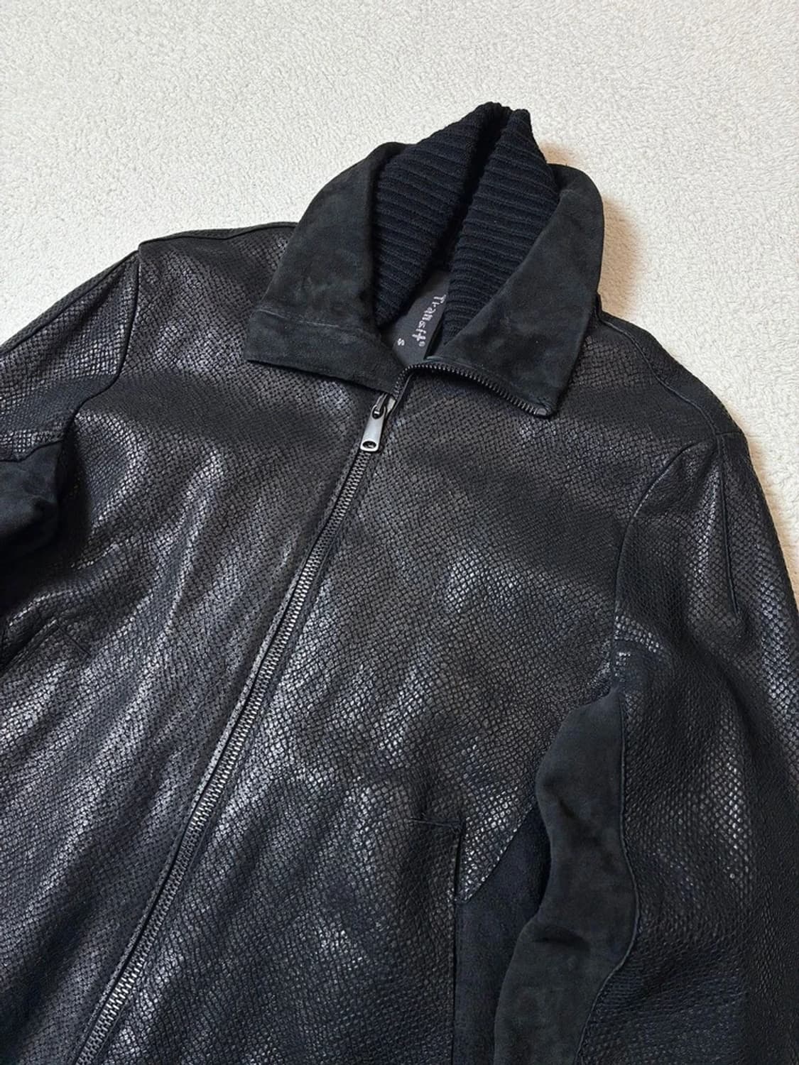 트랜짓 파이톤 가공 하이넥 양가죽 자켓 PN7683 상품이미지2