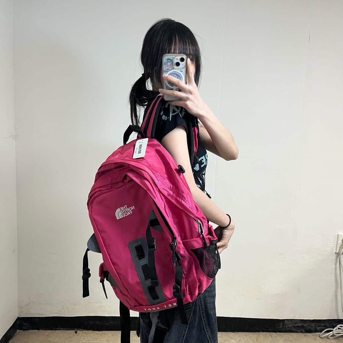 The North Face hot shot pink backpack 상품이미지1