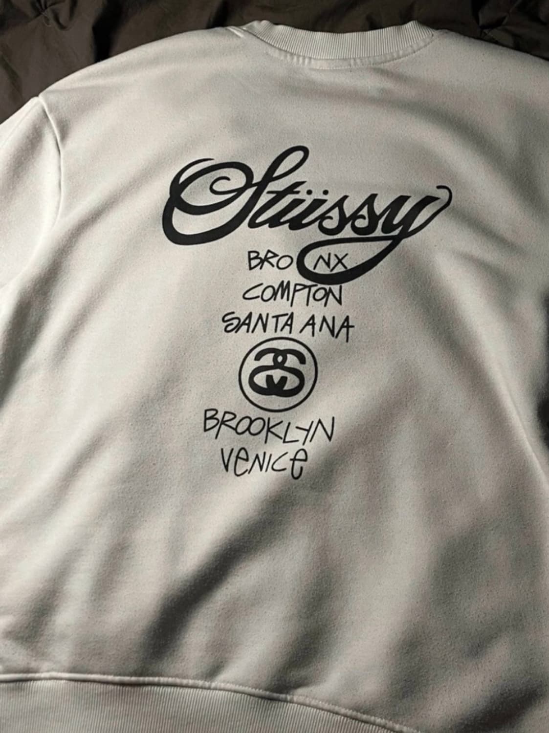 스투시 월드투어 맨투맨 상품이미지2