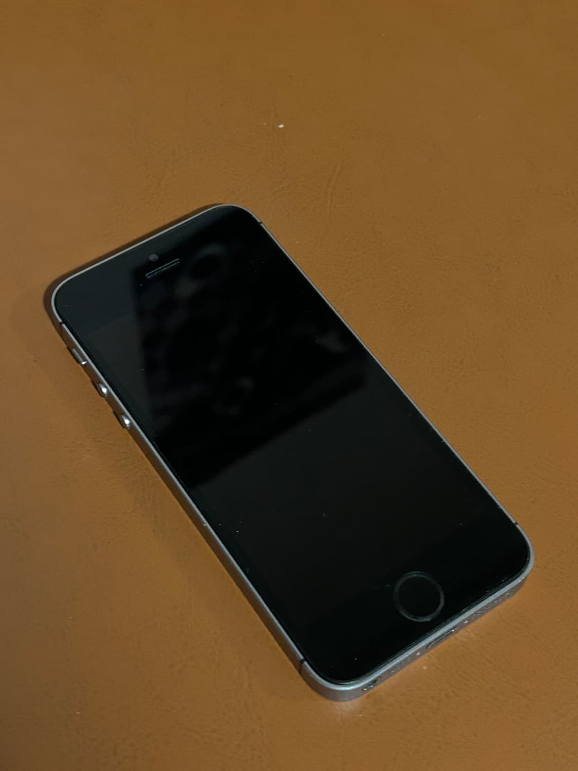 아이폰 se1 스페이스그레이 128GB  무음카메라 민트급 상품이미지2