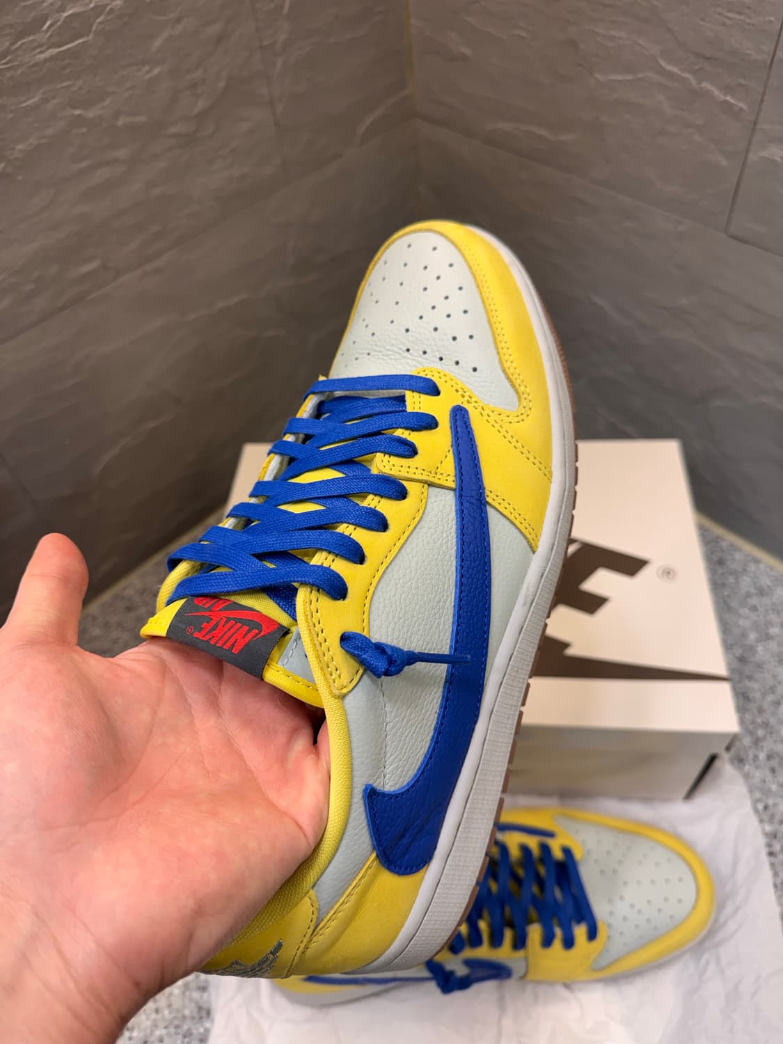 조던 x 트레비스 스캇 레트로 로우 OG SP 카나리 상품이미지2