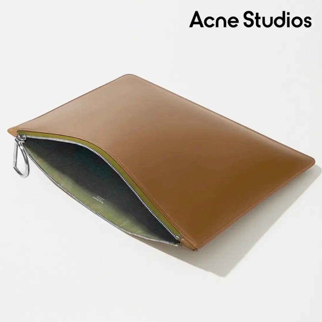 [정품] ACNE STUDIOS 아크네 스튜디오 D링 송아지가죽 클러치백 상품이미지1