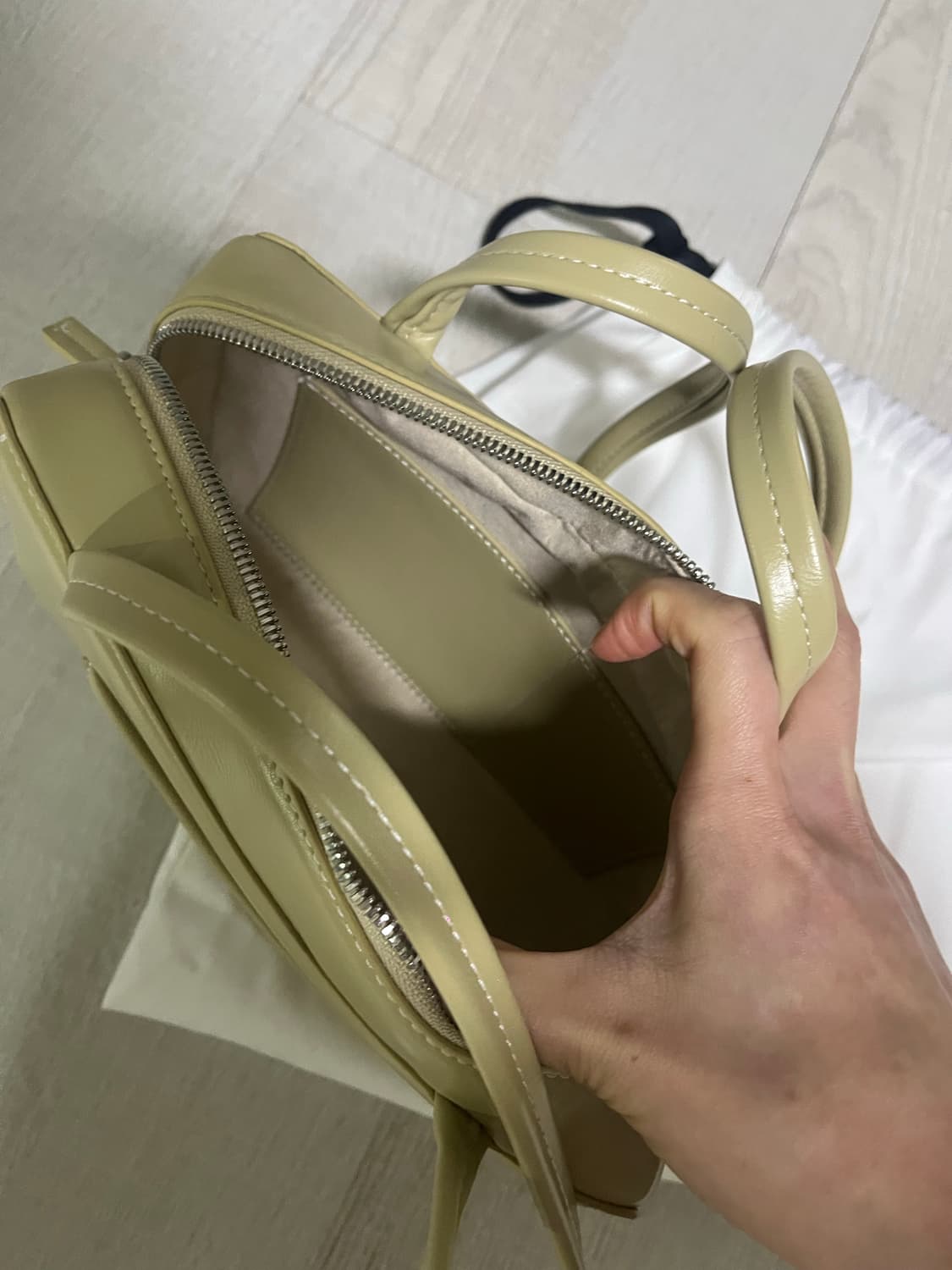 스탠드 오일 포스트백 샌드컬러 새상품 상품이미지5