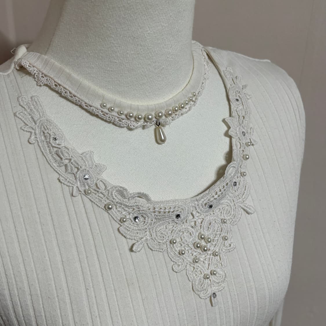 엑시스팜 큐빅 디테일 긴팔티셔츠 상품이미지3