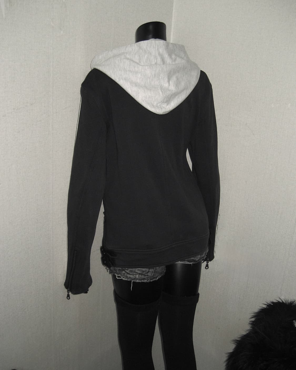 In the attic 인더아틱 후드 버클 봄버 자켓 펑크 상품이미지4