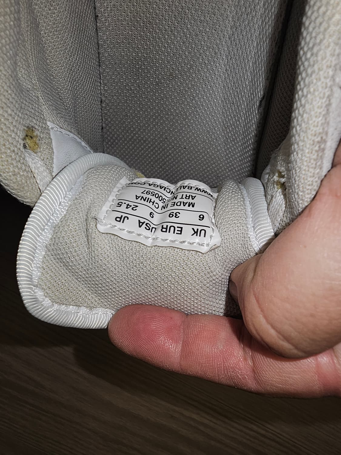 발렌시아가 트리플S 스니커즈 화이트 상품이미지5