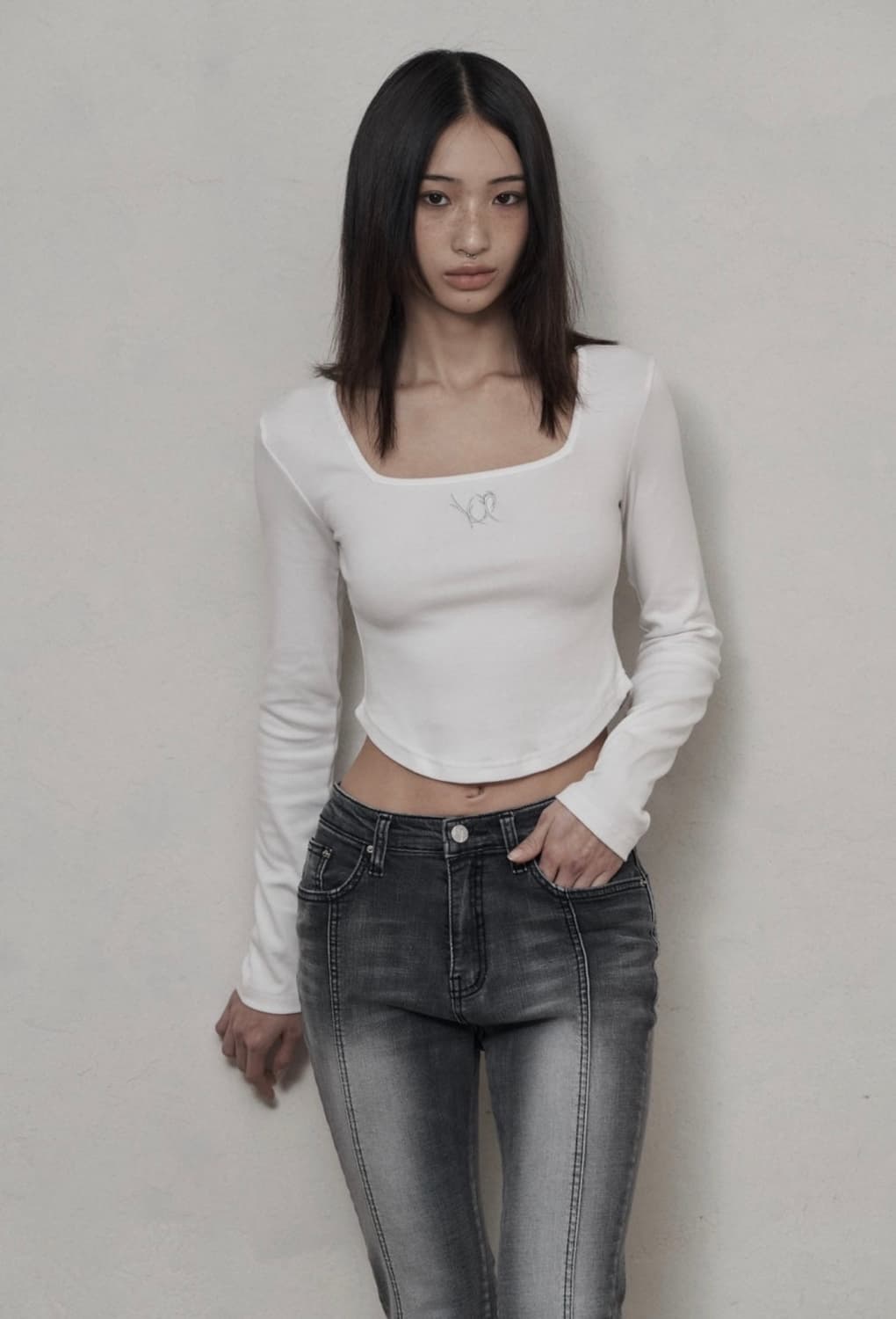 카키포인트 Trival Logo Sqaure Tee 상품이미지4