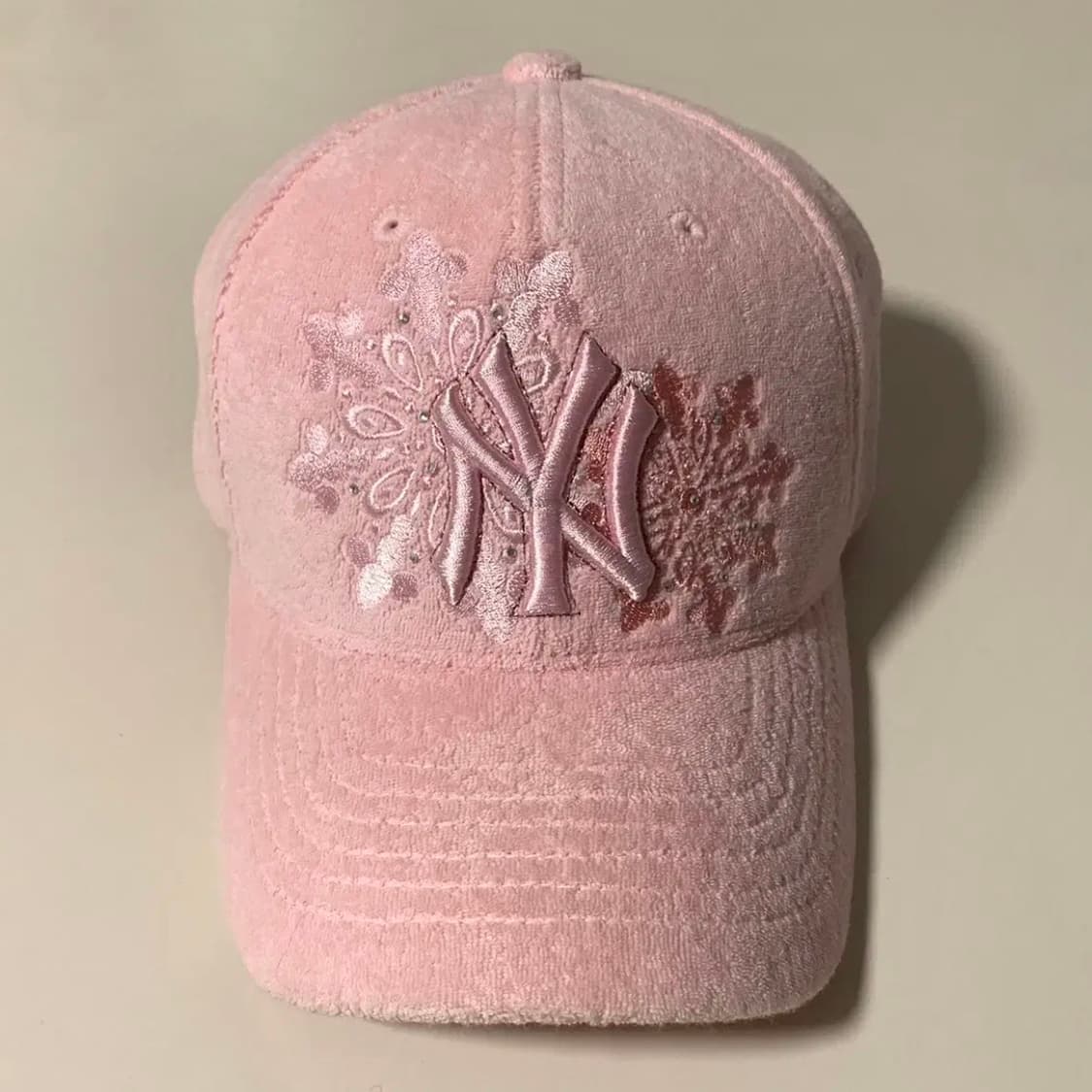 MLB 핑크 눈꽃 자수 테리 볼캡 (Y2K) 상품이미지1