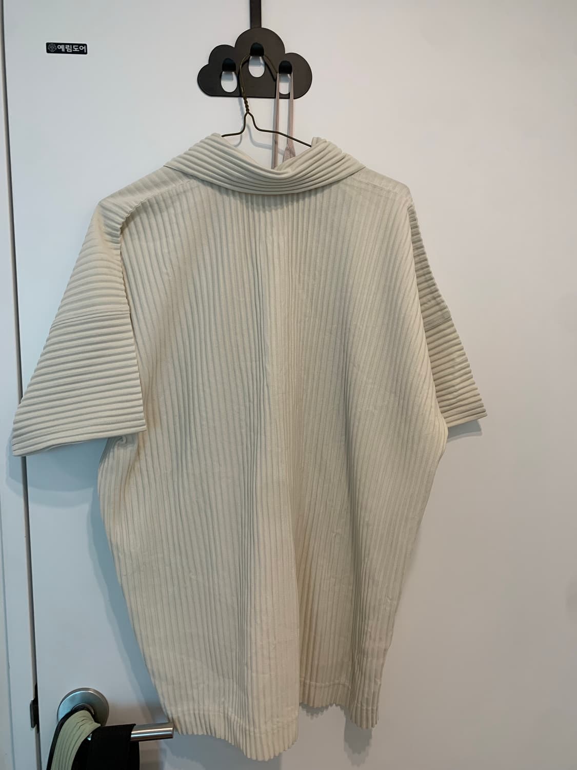 옴므플리세 아이보리 카라티 상품이미지8