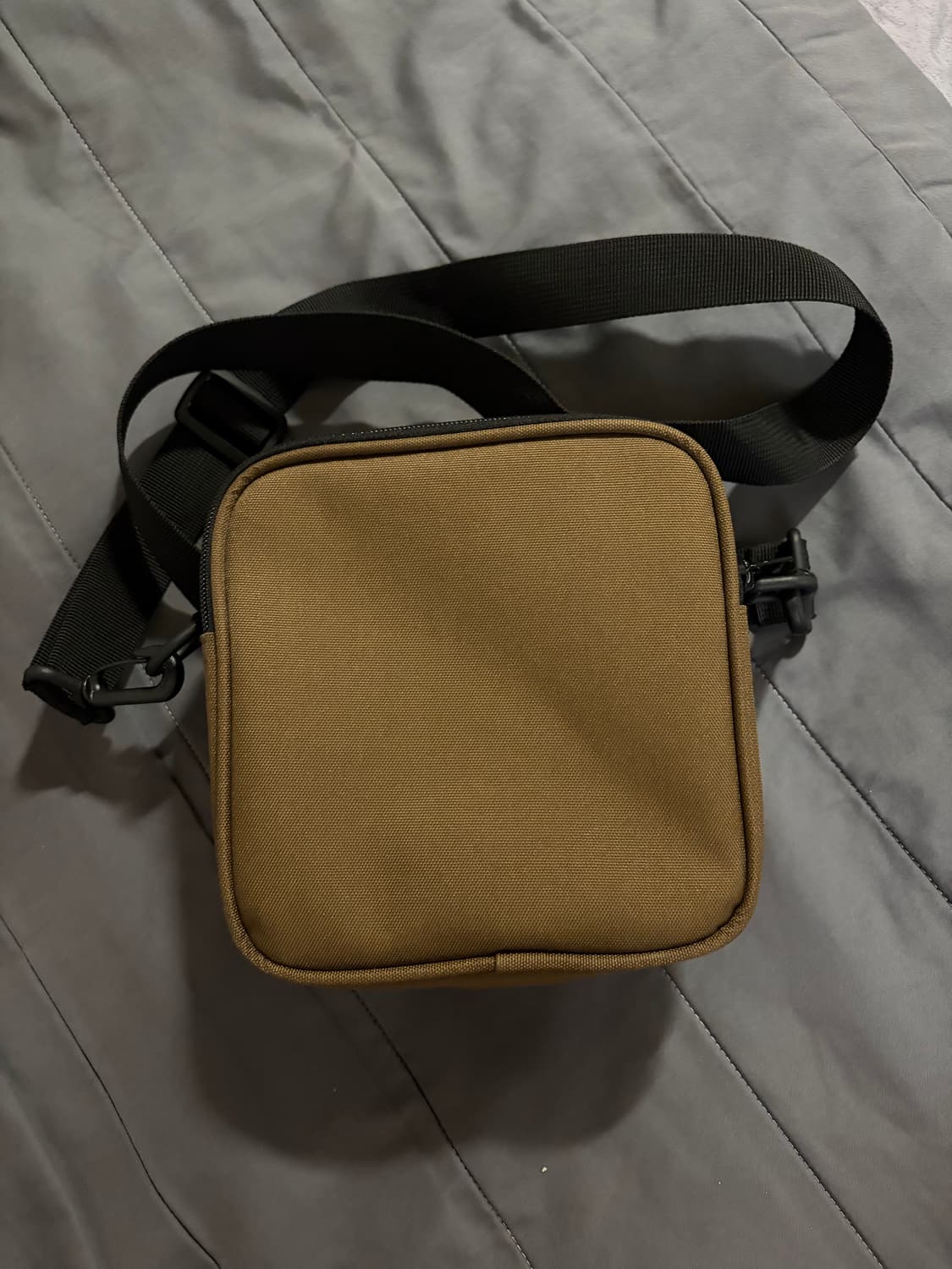 칼하트 WIP 에센셜스 백 해밀턴 브라운 상품이미지2