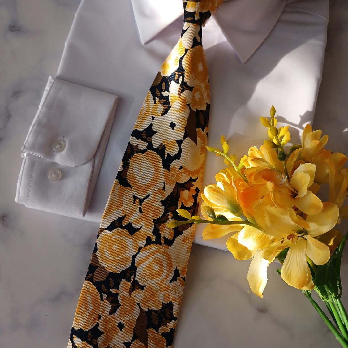 아쿠아스큐텀 실크 옐로우 플라워 넥타이 9.9cm A+등급 A19454
 상품이미지5