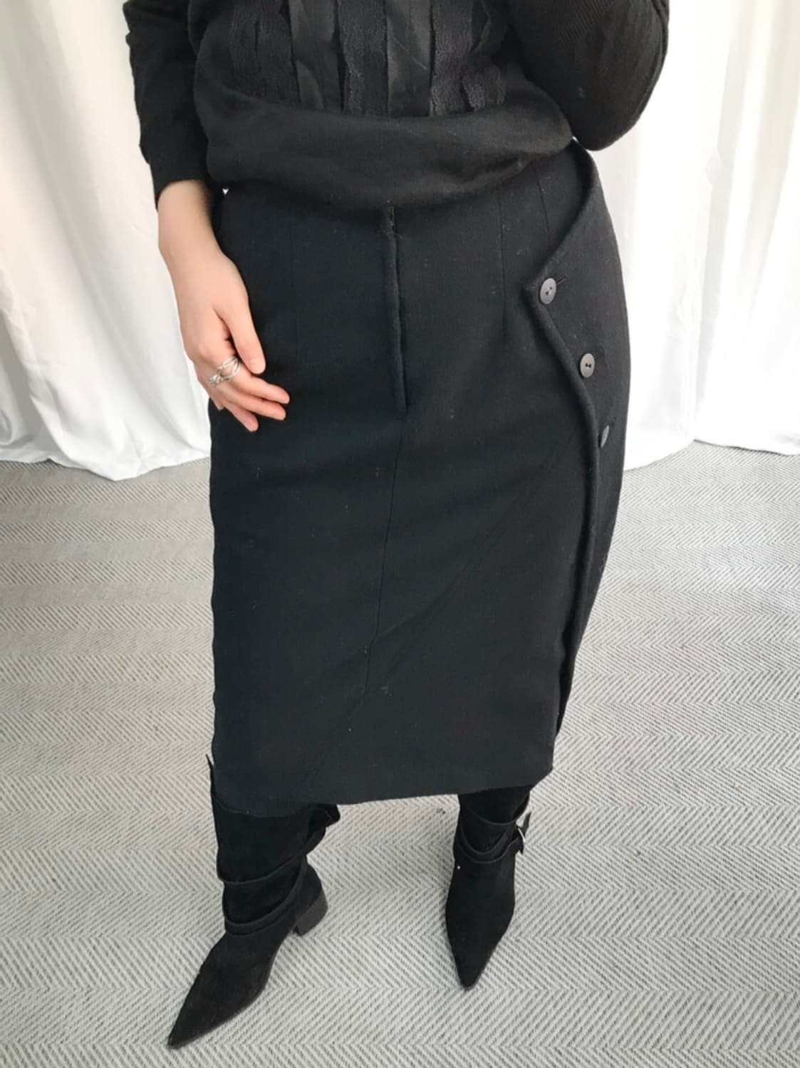 COQ DE ROCHE BUTTON SKIRT / BLACK 상품이미지1