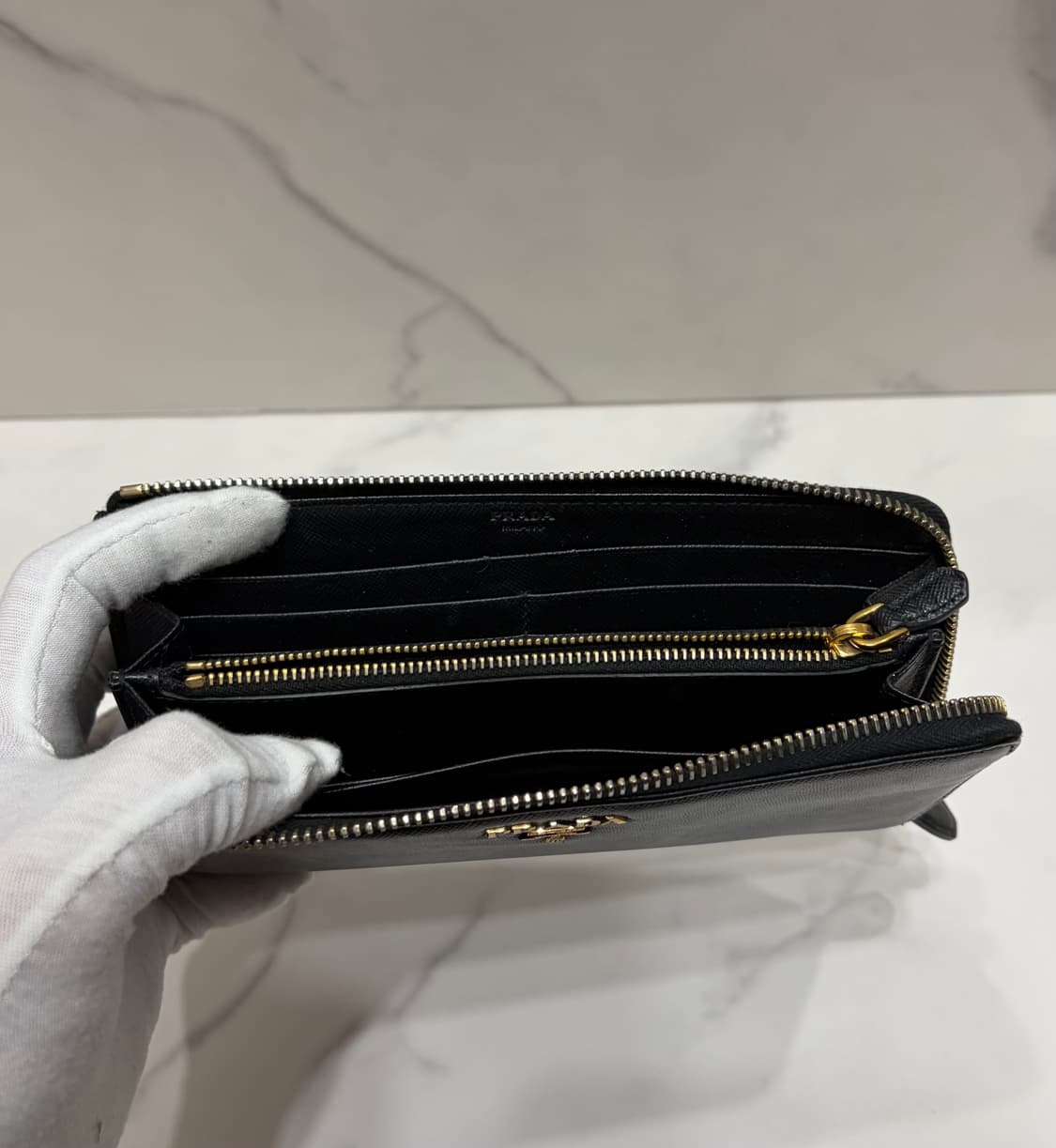 [정품] 프라다 사피아노 메탈로고 장지갑 상품이미지4