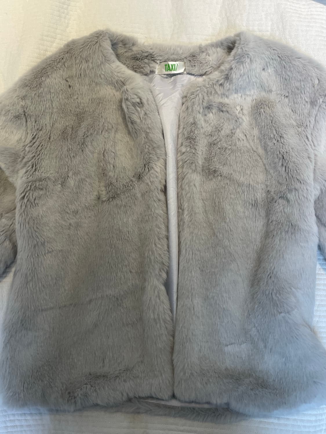 Grey fake fur jacket 상품이미지1