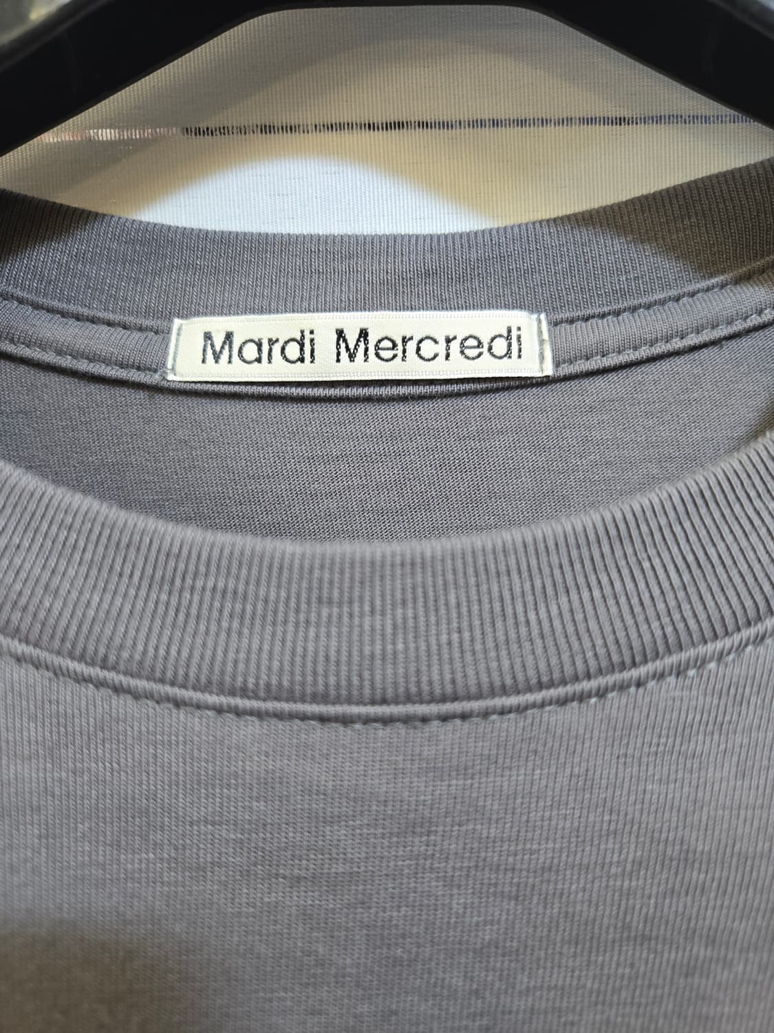 마르디 메크르디 플라워 반팔 티셔츠 차콜 상품이미지2