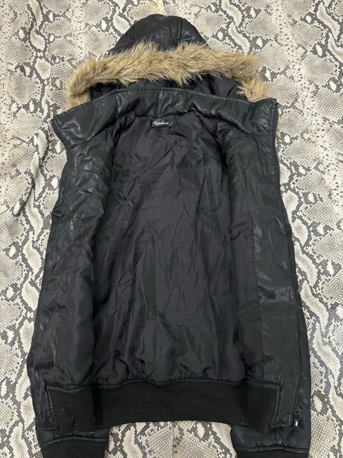 Y2K Black Fur Padding 상품이미지5