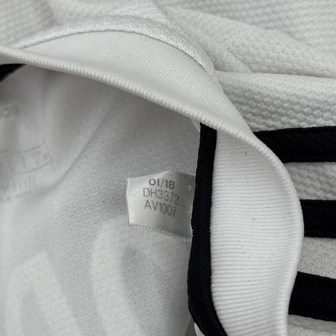 18-19 레알 마드리드 홈 No.10 루카 모드리치 상품이미지9