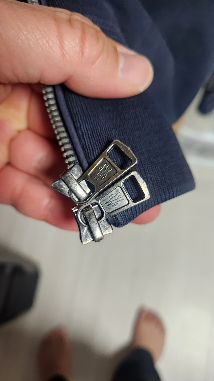 정품 몽클레어 패딩 후드집업 XL사이즈.사용감많음. 상품이미지5