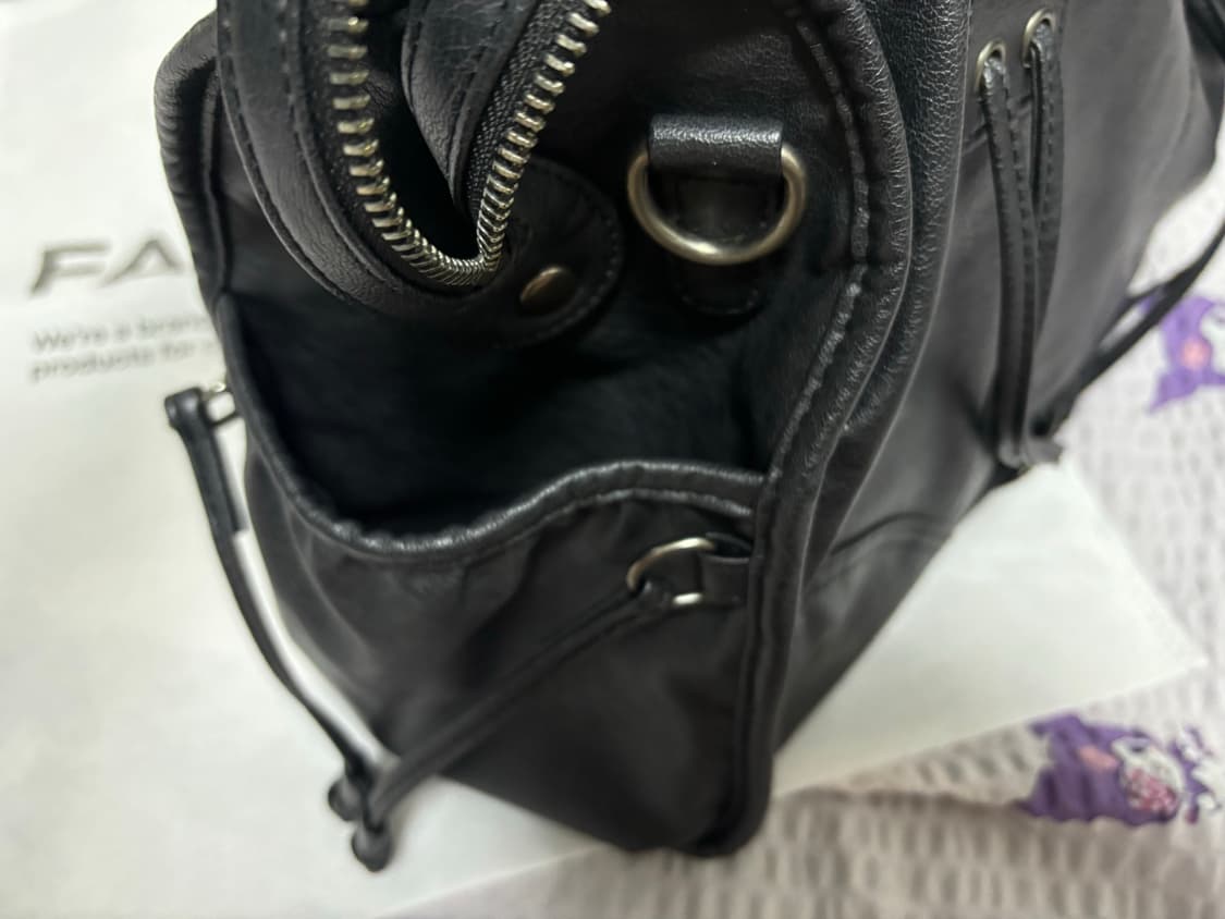 팬시클럽 벨티드 워싱 레더백 블랙 상품이미지8