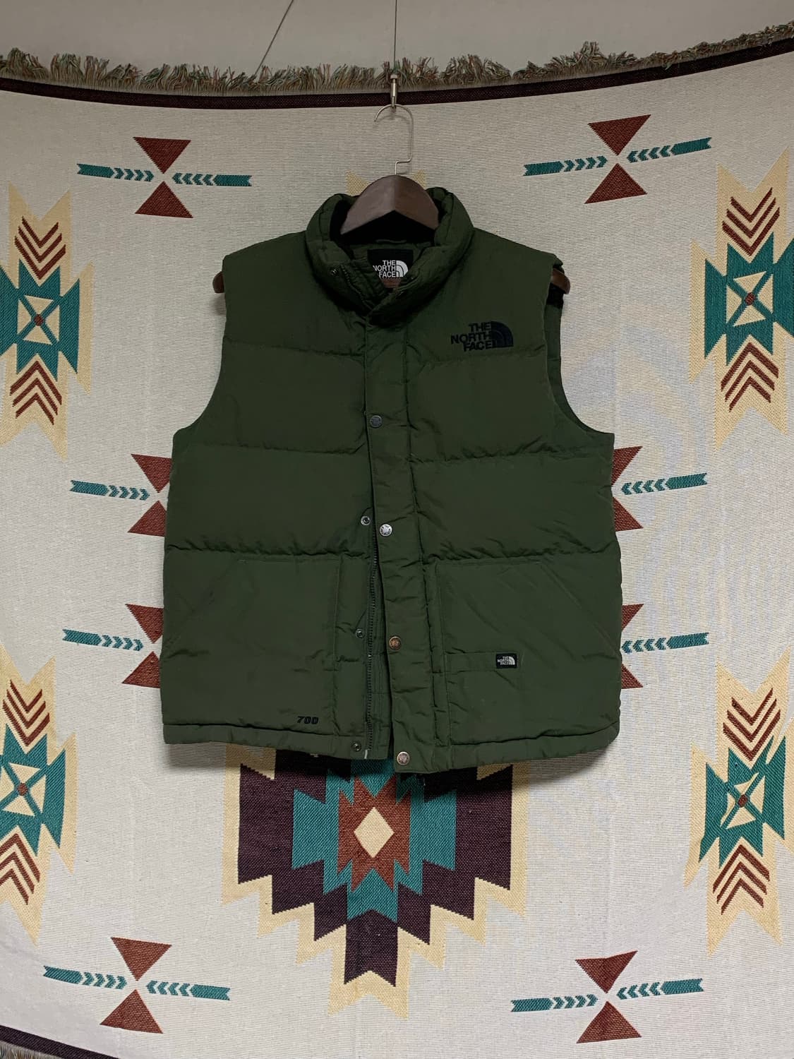 노스페이스 패딩 베스트 카키 상품이미지1