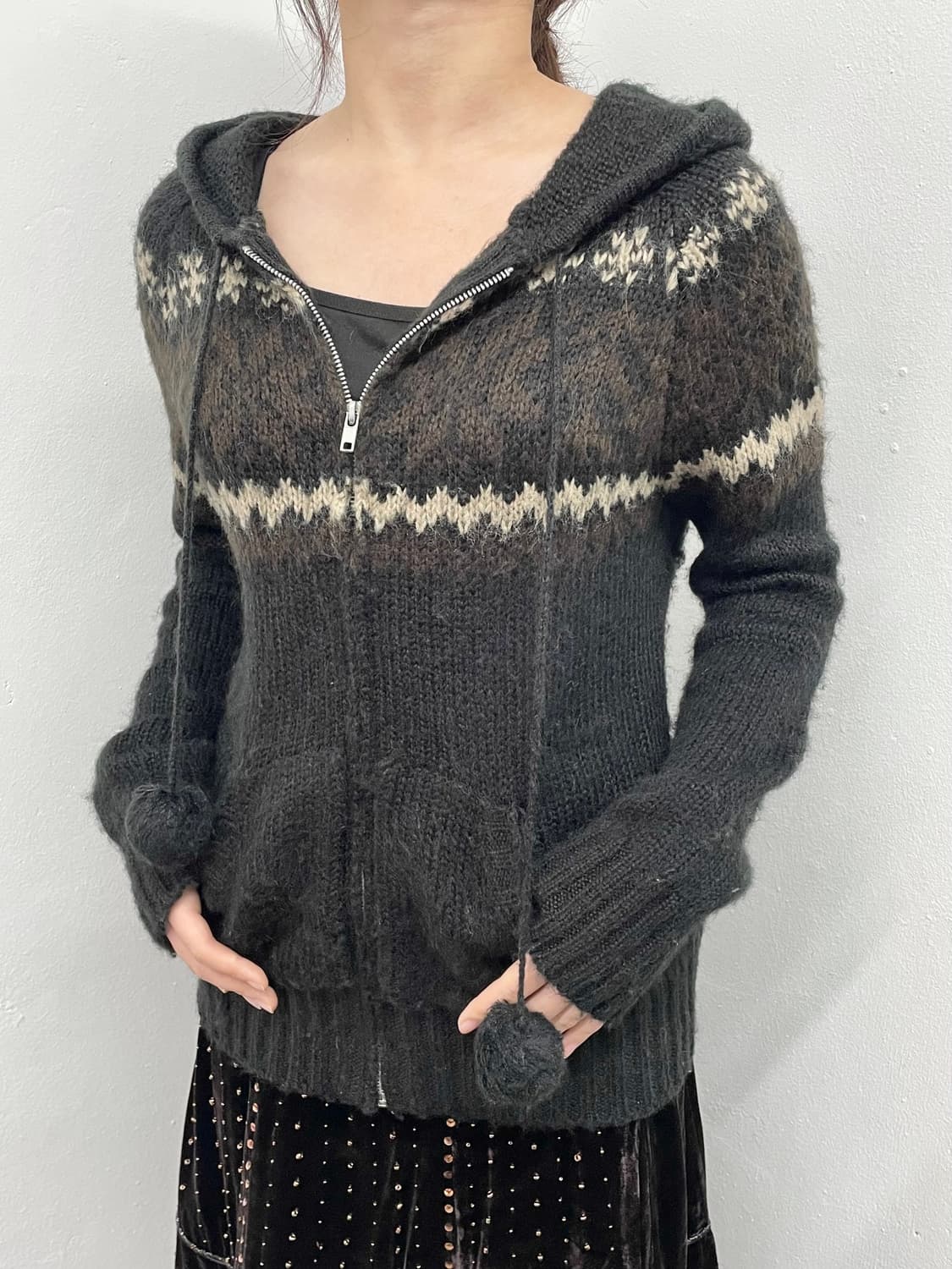 노르딕 폼폼 니트 집업 상품이미지1