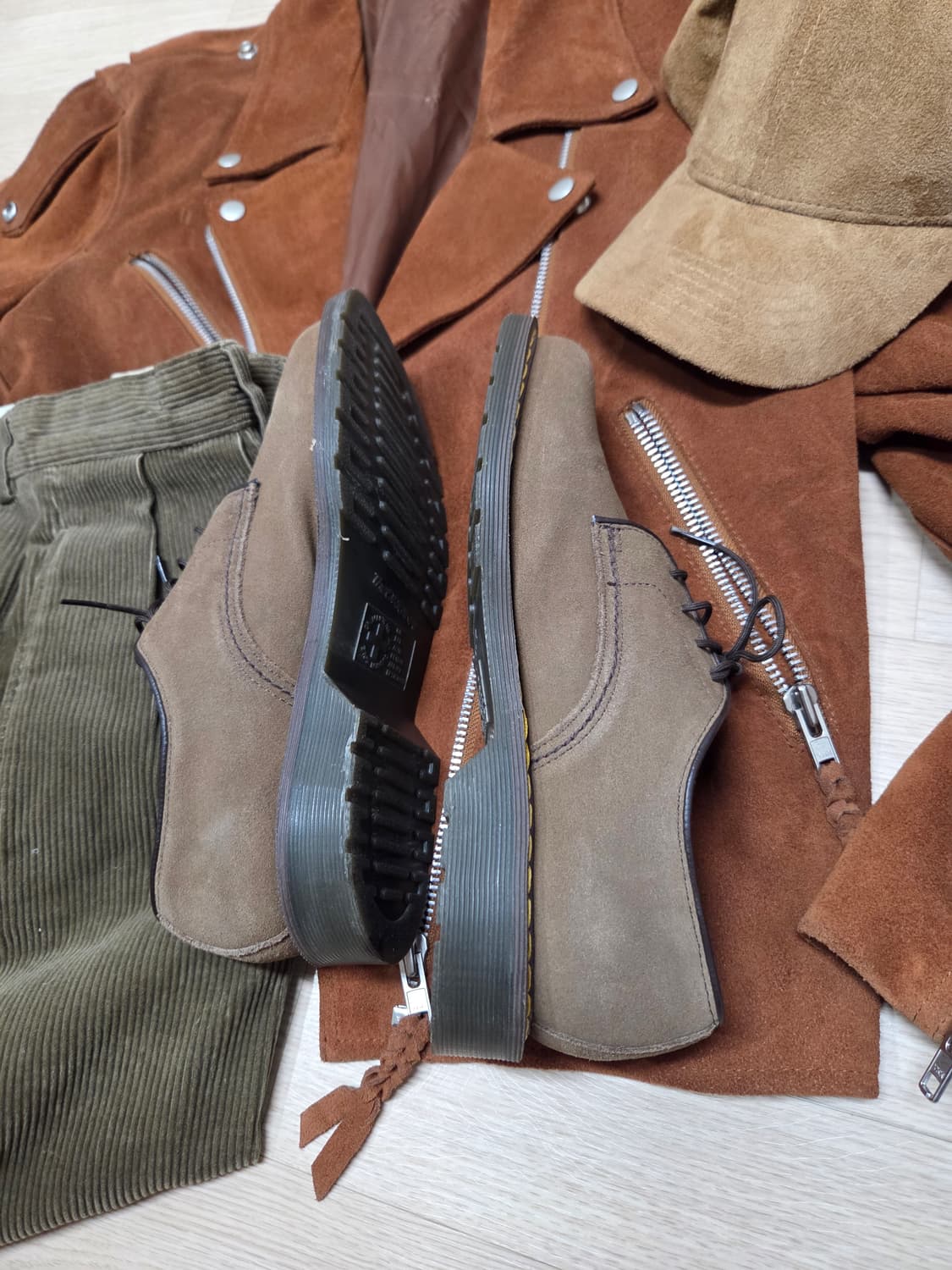 (~5회 착용)닥터마틴 스웨이드 4홀 더비 구두 로퍼 상품이미지5