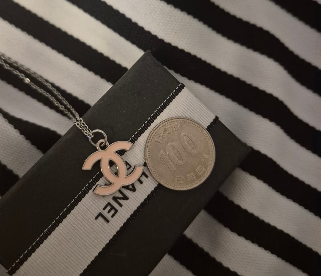 샤넬 cc 실버 딸기우유 목걸이(양면)!! 상품이미지1