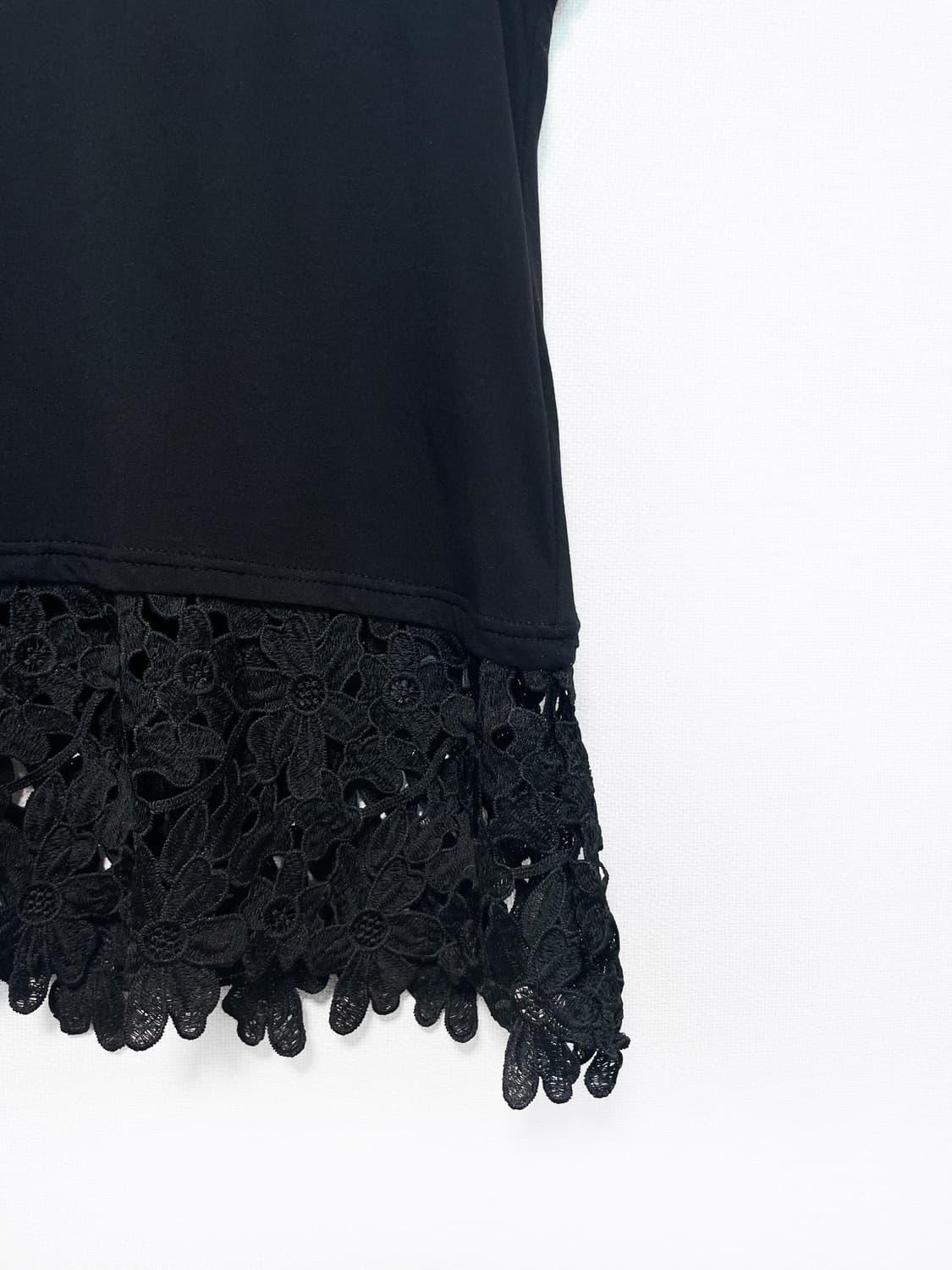 Flower Punching Hem Sleeveless - Black 상품이미지7