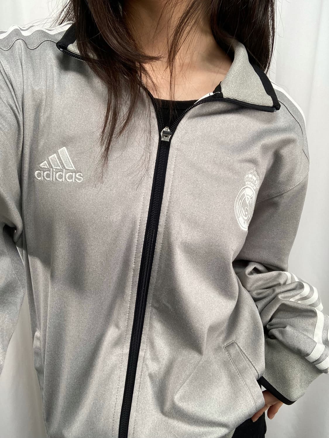 아디다스 레알마드리드 그레이 트랙탑 져지 상품이미지1