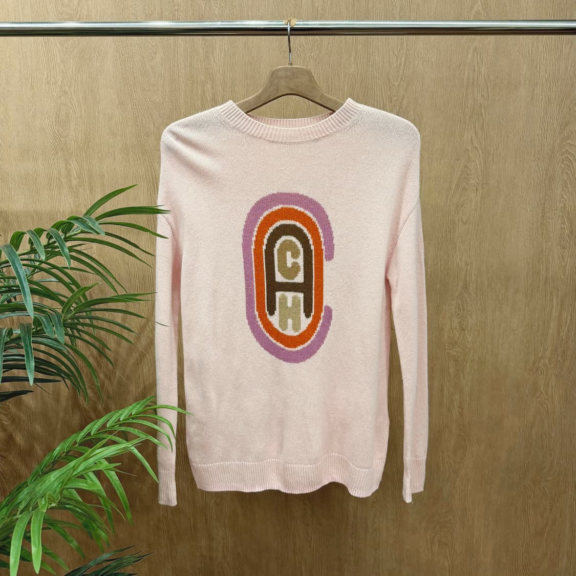 코치 라운드넥 울 캐시미어 긴팔 니트 아치형 로고 인타르시아 디테일 핑크 상품이미지1