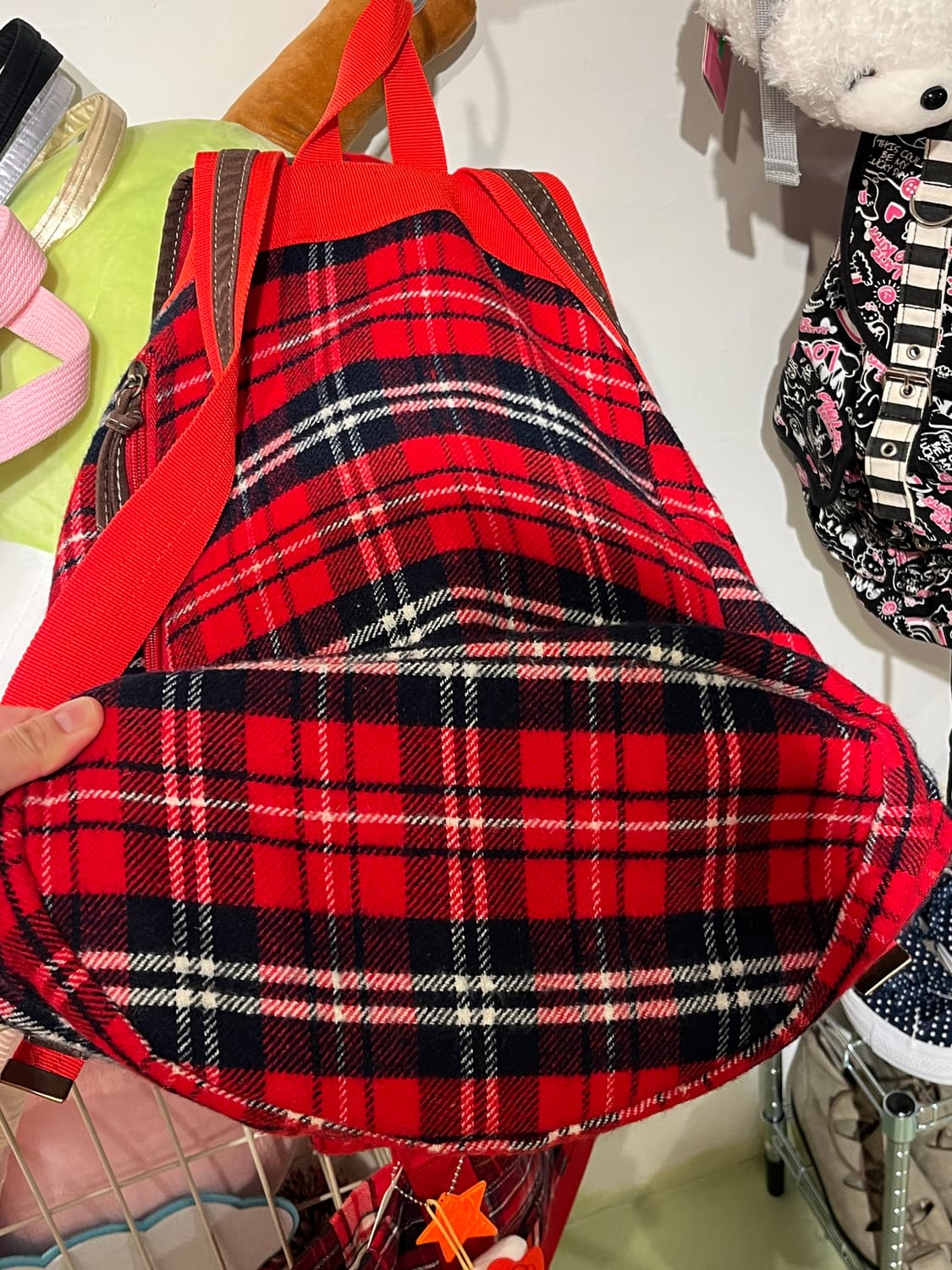 크리스마스 무드의 레드 체크무늬 백팩 🎄 상품이미지5